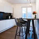 2 Bedroom Loft - Whirlpool - Terrasse - Zentral - Wifi - Business - Kaffee - Netflix *