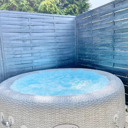 Apartment 2 Bedroom Loft - Whirlpool - Terrasse - Zentral - Wifi - Business - Kaffee - Netflix Wiesbaden