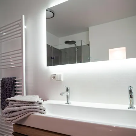 2 Bedroom Loft - Whirlpool - Terrasse - Zentral - Wifi - Business - Kaffee - Netflix