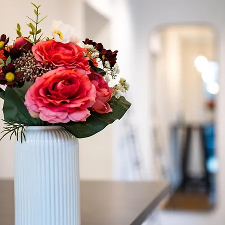 2 Bedroom Loft - Whirlpool - Terrasse - Zentral - Wifi - Business - Kaffee - Netflix Appartement