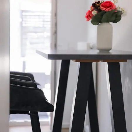 2 Bedroom Loft - Whirlpool - Terrasse - Zentral - Wifi - Business - Kaffee - Netflix *